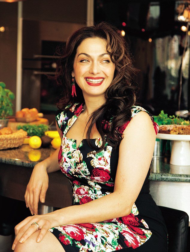 47χρονη Ελληνίδα σεφ στο Λονδίνο: «Τρώτε ελληνικά για να δείχνετε νέοι» [εικόνες] | iefimerida.gr 3