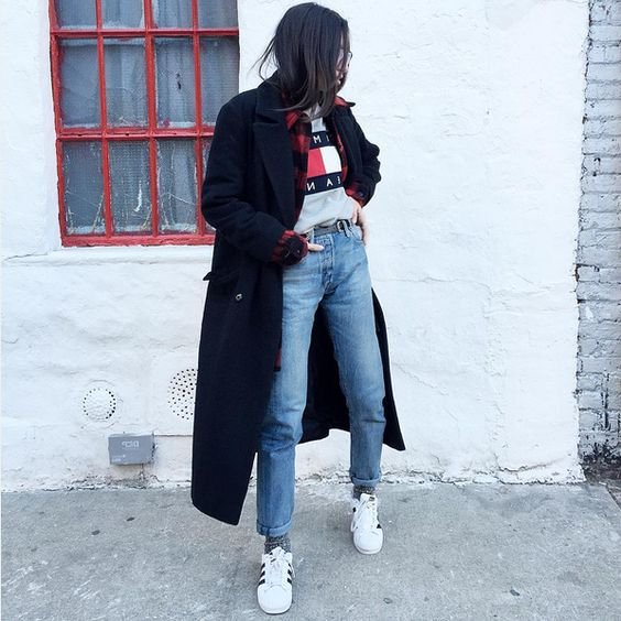 Γιατί γίνεται χαμός με αυτό το  crop top του Tommy Hilfiger [εικόνες] | iefimerida.gr 10