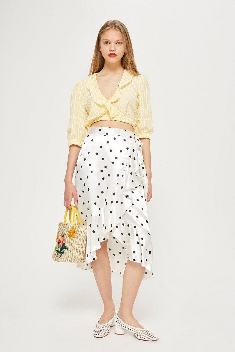 Τα 5 σατέν κομμάτια που δεν πρέπει να λείπουν από καμία γυναικεία ντουλάπα [εικόνες] | iefimerida.gr 1