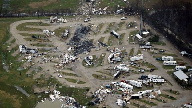 «Μαύρα» Χριστούγεννα στις ΗΠΑ: Τουλάχιστον 41 οι νεκροί από την κακοκαιρία [εικόνες & βίντεο] | iefimerida.gr 1