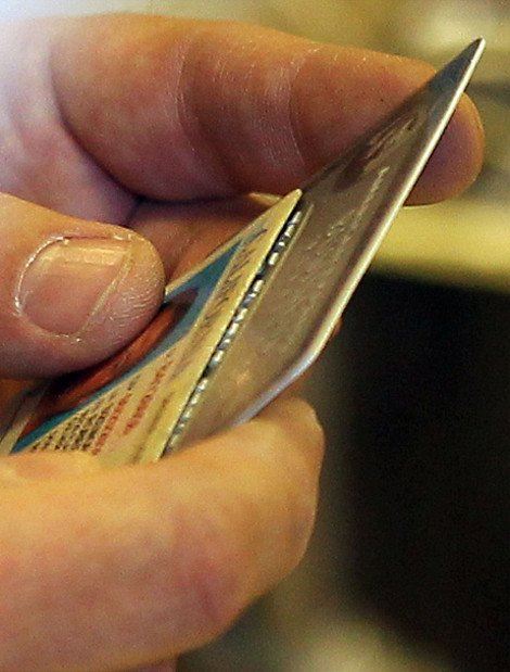 Να ανοίξει η γη να την καταπιεί -Η στιγμή που ο ταμίας λέει στην Τόρι Σπέλινγκ ότι η πιστωτική της... δεν περνάει [εικόνες] | iefimerida.gr 1