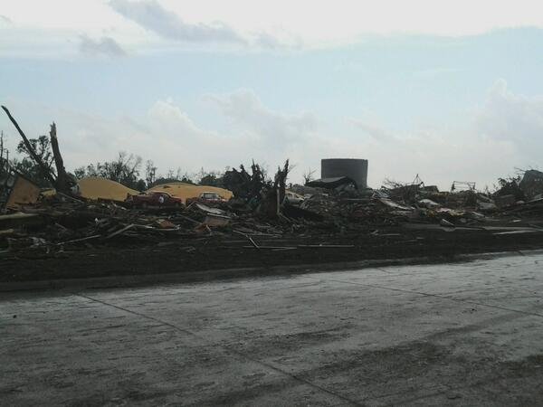 Σκηνές τρόμου από σμήνος ανεμοστρόβιλων στη Νεμπράσκα των ΗΠΑ -Ενας νεκρός, 19 τραυματίες [εικόνες & βίντεο] | iefimerida.gr 2