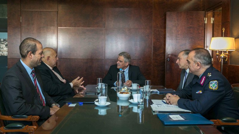Ο Τόσκας πρώτη φορά με γραβάτα -Ο Αιγύπτιος πρέσβης την είχε βγάλει για να τον τιμήσει! | iefimerida.gr 2