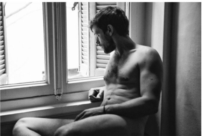 Η Ρούλα Ρέβη πόσταρε τον Αποστόλη Τότσικα γυμνό στο Instagram [εικόνες] | iefimerida.gr 0