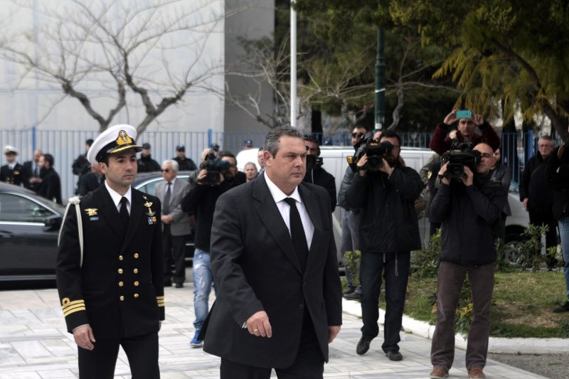 Θρήνος στην κηδεία του υποπλοίαρχου Αναστάσιου Τουλίτση [εικόνες] | iefimerida.gr 1