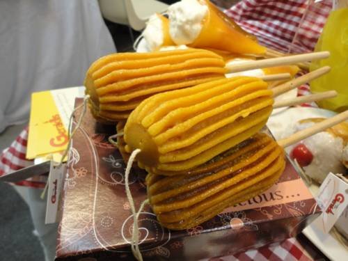 Ο Βαρουφάκης έγινε και... λαμπάδα για το Πάσχα [εικόνες] | iefimerida.gr 3