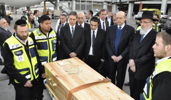 Οργή και οδύνη στα Ιεροσόλυμα στην κηδεία των θυμάτων της Τουλούζης [εικόνες] | iefimerida.gr 3