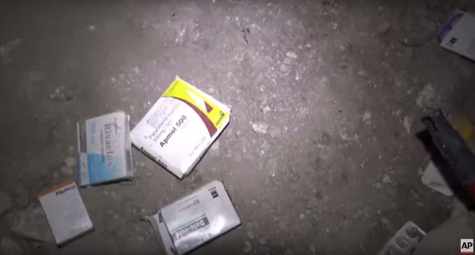 Μέσα στα τούνελ των τζιχαντιστών -Κρύβονται από τις αεροπορικές επιθέσεις, διαβάζουν το Κοράνι και φτιάχνουν βόμβες [εικόνες] | iefimerida.gr 3