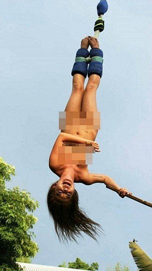 Εκανε γυμνή bungee jumping και προκάλεσε πανικό στην Ταϊλάνδη [εικόνες & βίντεο] | iefimerida.gr 2