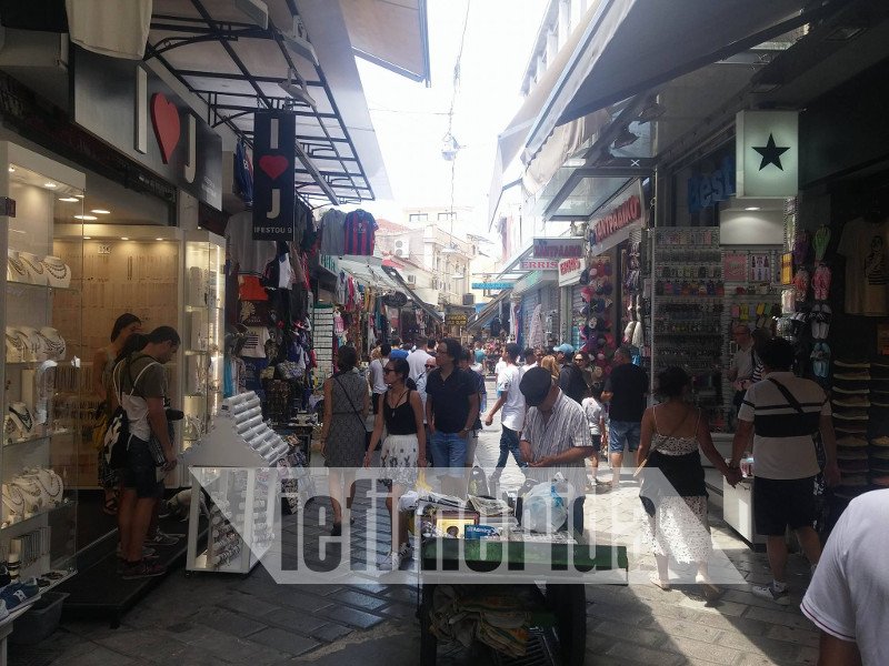 Τουρίστες από κάθε πιθανή και απίθανη γωνιά του πλανήτη εξηγούν στο iefimerida γιατί ήρθαν στην Αθήνα διακοπές [εικόνες] | iefimerida.gr 0