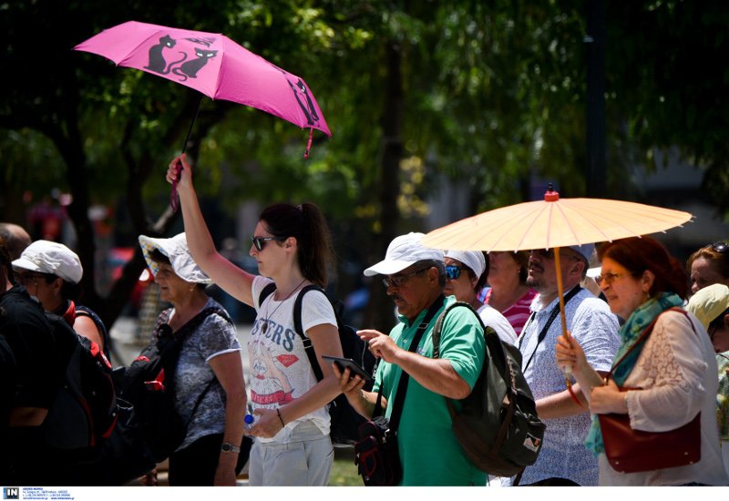 Καμίνι η χώρα και το Σαββατοκύριακο - «Κόκκινα» θα χτυπήσει ο υδράργυρος [εικόνες] | iefimerida.gr 3