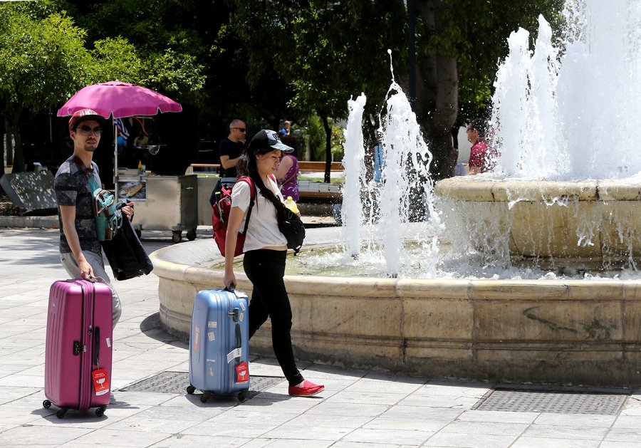 Καμίνι η χώρα και το Σαββατοκύριακο - «Κόκκινα» θα χτυπήσει ο υδράργυρος [εικόνες] | iefimerida.gr 0