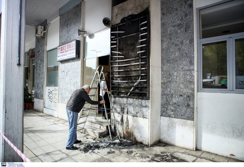 Επίθεση με μολότοφ σε τουριστικό γραφείο Βορειοηπειρώτη στο κέντρο της Αθήνας | iefimerida.gr 3
