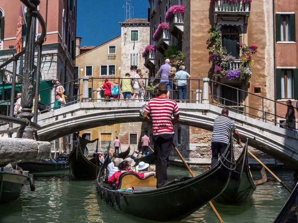 Οι Αμερικανοί ονειρεύονται διακοπές στην Ελλάδα -Ανάμεσα στους 5 αγαπημένους προορισμούς τους [εικόνες] | iefimerida.gr 9