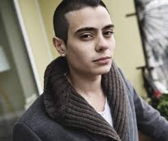 Διάσημη Τουρκάλα ηθοποιός κάνει αλλαγή φύλου και φέρεται, επιτέλους, σαν άντρας [φωτό] | iefimerida.gr 0