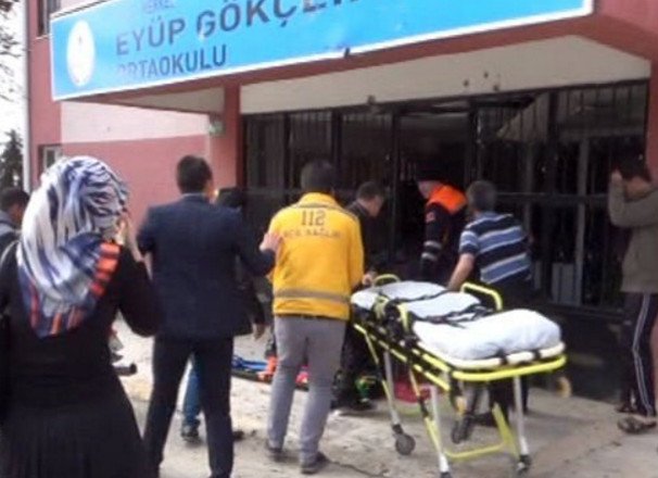 Εκρηξη σε σχολείο στην Τουρκία - Φόβοι για 2 νεκρούς και τραυματίες [εικόνες & βίντεο] | iefimerida.gr 5
