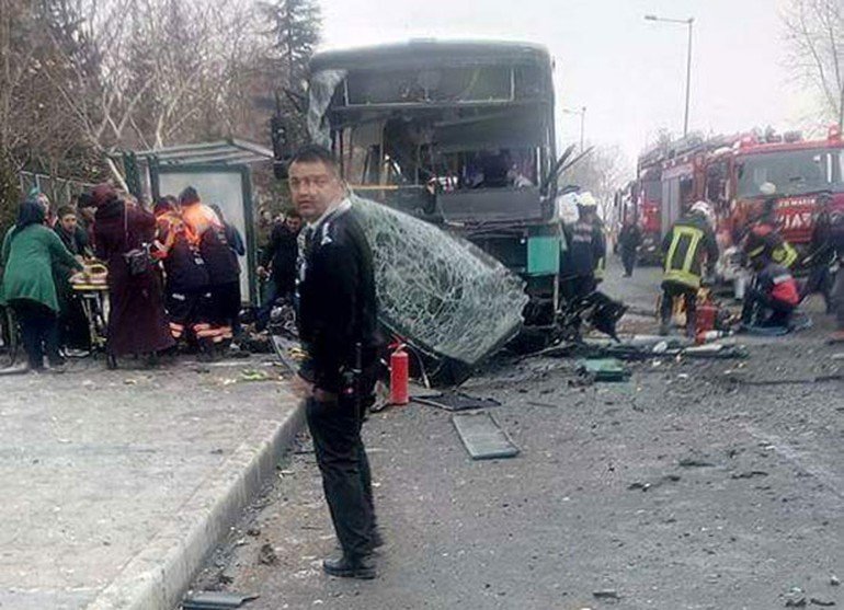 Τουρκία: Εκρηξη σε όχημα έξω από Πανεπιστήμιο -13 νεκροί | iefimerida.gr 0