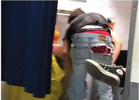 Σοκ: Τοξικομανείς κάνουν χρήση ναρκωτικών στο Νοσοκομείο του Ρίου [εικόνες] | iefimerida.gr 1