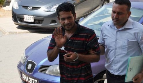 Τον απέλυσαν και έβγαλε τα ρούχα του μπροστά από το άγαλμα του Ατατούρκ στην κατεχόμενη Αμμόχωστο [εικόνα] | iefimerida.gr 1