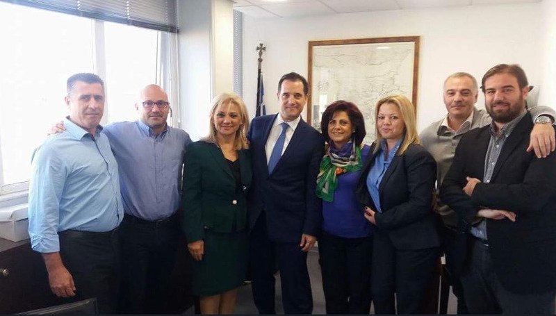 Γενέθλια σήμερα για τον Αδωνι -Η πρώτη τούρτα από τους συνεργάτες του [εικόνες] | iefimerida.gr 1