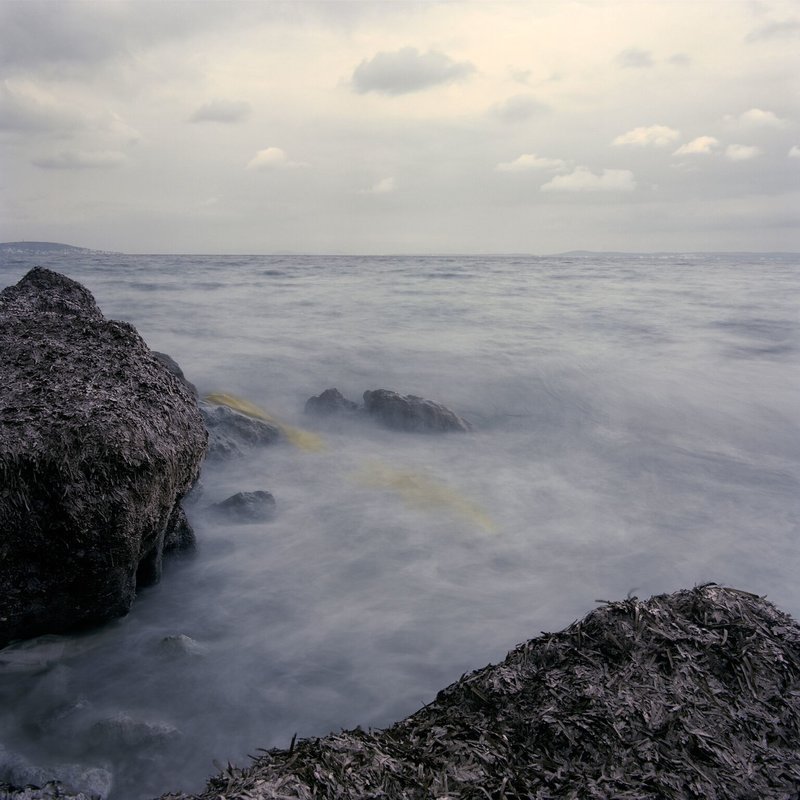 CAESURA στο Μπενάκη: Η σιωπηλή παύση στο ταξίδι των προσφύγων προς την Ελλάδα [εικόνες]  | iefimerida.gr 6