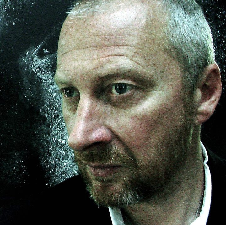 Πέθανε ο τραγουδιστής του «Wonderful Life» Κόλιν Βερνκόμπ [εικόνες & βίντεο]  | iefimerida.gr 5