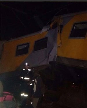 Σύγκρουση τρένων στο Γιοχάνεσμπουργκ – Περισσότεροι από 150 οι τραυματίες [εικόνες]  | iefimerida.gr 2