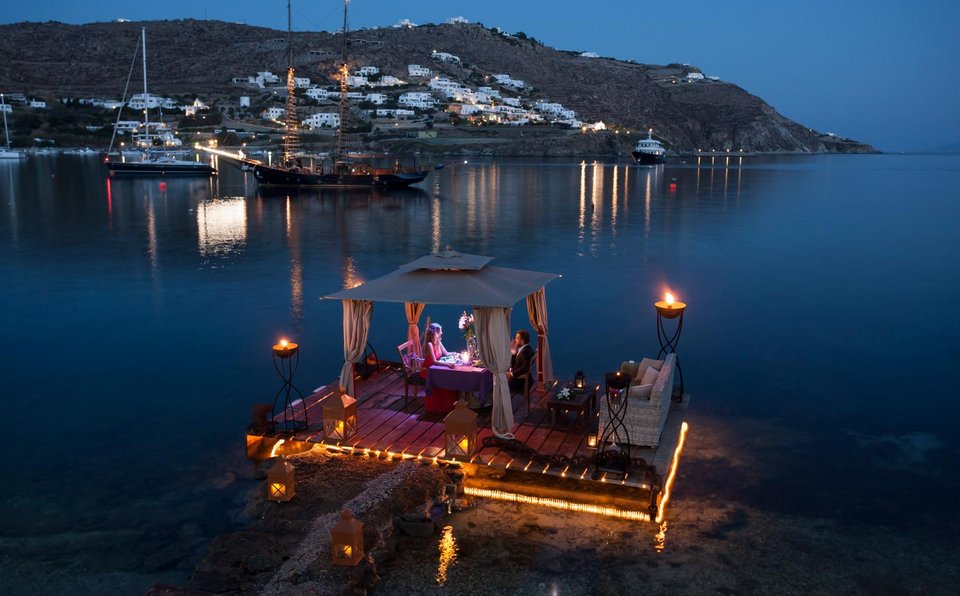 Από τη Ζάμπια μέχρι τη Μύκονο, αυτά τα τραπέζια για δύο έχουν την καλύτερη θέα στον κόσμο [εικόνες] | iefimerida.gr 8