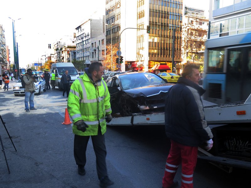 Τροχαίο στη Συγγρού με 6 σοβαρά τραυματίες [εικόνες & βίντεο] | iefimerida.gr 3