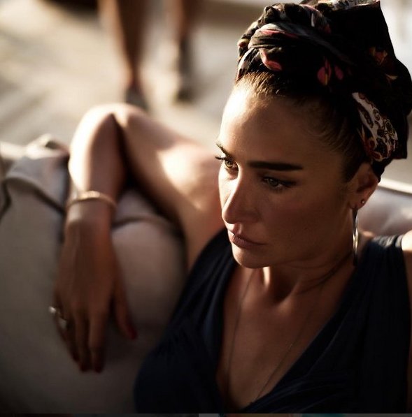 Ο Ερντογάν ακύρωσε συναυλίες διάσημης τραγουδίστριας επειδή δεν πήγε στη συγκέντρωσή του! [εικόνες]  | iefimerida.gr 3