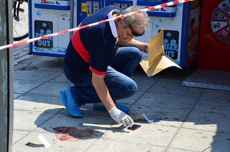 Σοκ και ερωτηματικά προκαλεί η οικογενειακή τραγωδία στο Αργος - Σε κρίσιμη κατάσταση η 17χρονη που πυροβόλησε στο κεφάλι ο πατέρας της  | iefimerida.gr 1