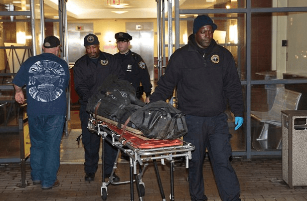 Εριξε από ουρανοξύστη τον 3χρονο γιο του και στη συνέχεια πήδηξε και ο ίδιος στο κενό [εικόνες] | iefimerida.gr 4