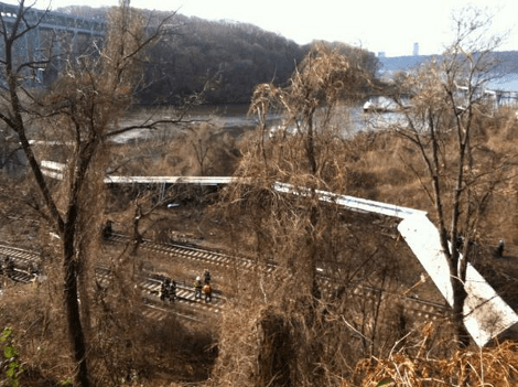 Eκτροχιασμός τρένου στο Μπρονξ - Τουλάχιστον 4 νεκροί και δεκάδες τραυματίες [εικόνες&βίντεο] | iefimerida.gr 0