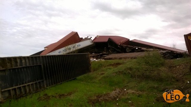 Εκτροχιάστηκε εμπορική αμαξοστοιχία έξω από τη Θεσσαλονίκη εξαιτίας της βροχής [εικόνες] | iefimerida.gr 2