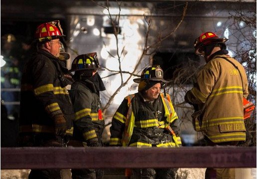 Τραγωδία στη Νέα Υόρκη: Τρένο καρφώθηκε σε αυτοκίνητο και τυλίχθηκε στις φλόγες [εικόνες & βίντεο] | iefimerida.gr 4