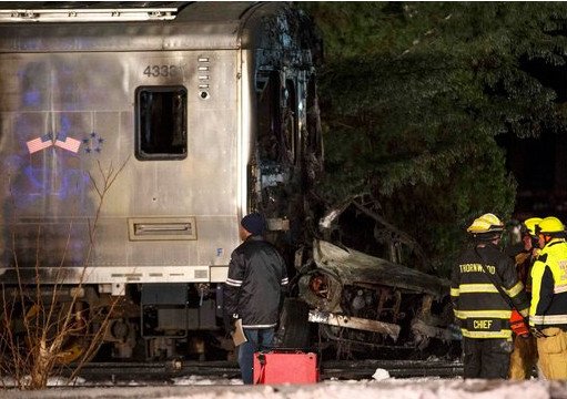 Τραγωδία στη Νέα Υόρκη: Τρένο καρφώθηκε σε αυτοκίνητο και τυλίχθηκε στις φλόγες [εικόνες & βίντεο] | iefimerida.gr 6