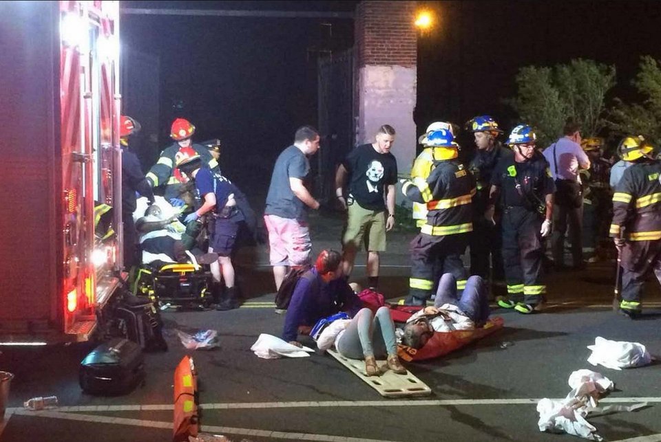 Τραγωδία στις ΗΠΑ: Τουλάχιστον 6 νεκροί και δεκάδες τραυματίες από εκτροχιασμό τρένου [εικόνες & βίντεο] | iefimerida.gr 9