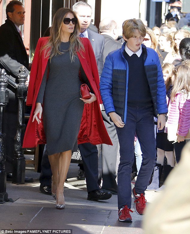 Η πρώτη έξοδος της Μελάνια χωρίς τον Τραμπ -Με τον γιο της και αέρα ντίβας [εικόνες] | iefimerida.gr 0