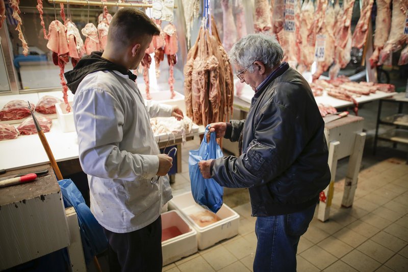 Απαραίτητη η έρευνα αγοράς για το πασχαλινό τραπέζι -Ελπίζουν σε αύξηση της κίνησης οι κρεοπώλες | iefimerida.gr 1