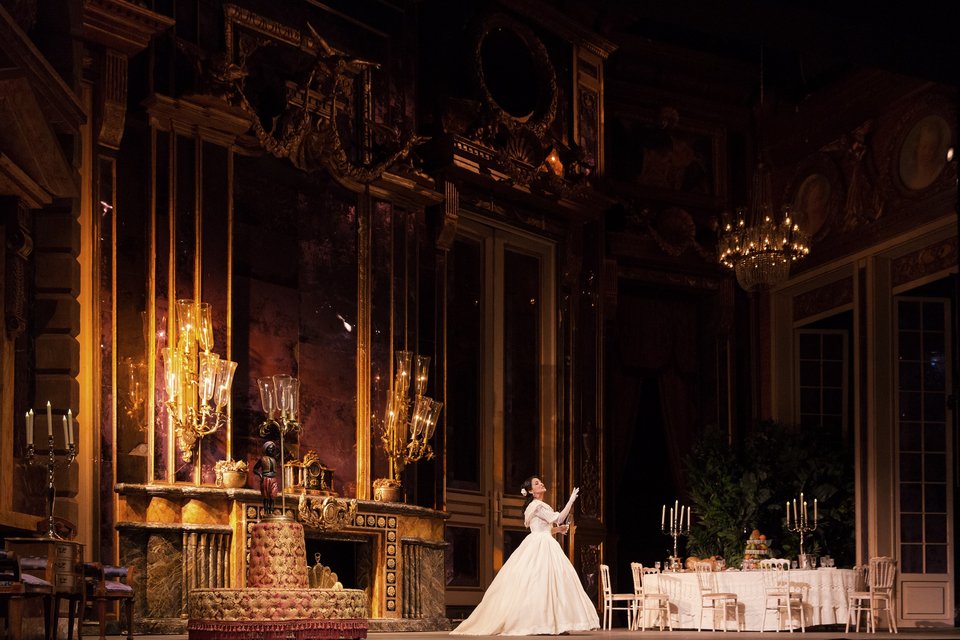 Οι πρώτες εικόνες από τις πρόβες της Λυρικής για την Τραβιάτα του Βέρντι [εικόνες] | iefimerida.gr 3