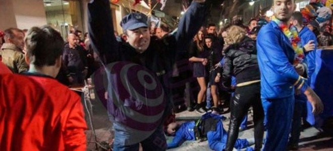 Πάγωσαν στον Τύρναβο -Καρναβαλιστής έπεσε από άρμα και τραυματίστηκε σοβαρά [εικόνες] | iefimerida.gr 2