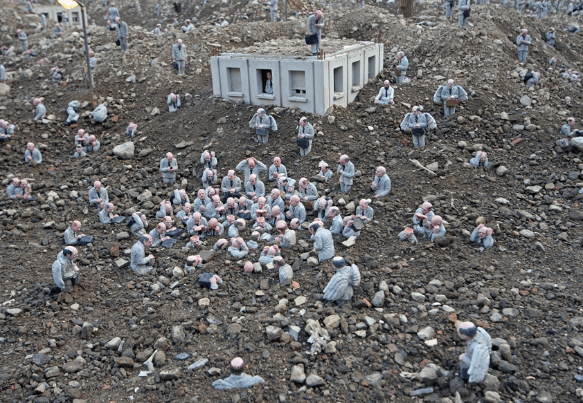 Το τέλος του καπιταλισμού στην τέχνη -Τι θα απογίνουν οι άνδρες με τα κοστούμια και τους μαύρους χαρτοφύλακες [εικόνες] | iefimerida.gr 1