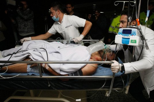 Σοκαρισμένος στα συντρίμμια του αεροπλάνου ο Ρούσελ - Ζητούσε να μην του βγάλουν τη βέρα | iefimerida.gr 0
