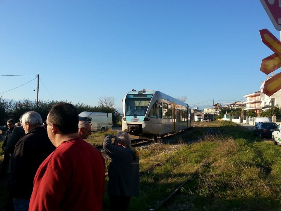 Πανικός στη Στυλίδα: Τρένο παρέσυρε ηλικιωμένο [εικόνες] | iefimerida.gr 0