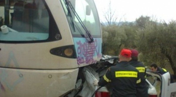 Σφοδρή σύγκρουση τρένου με Ι.Χ. στη Φθιώτιδα [εικόνες]  | iefimerida.gr 2