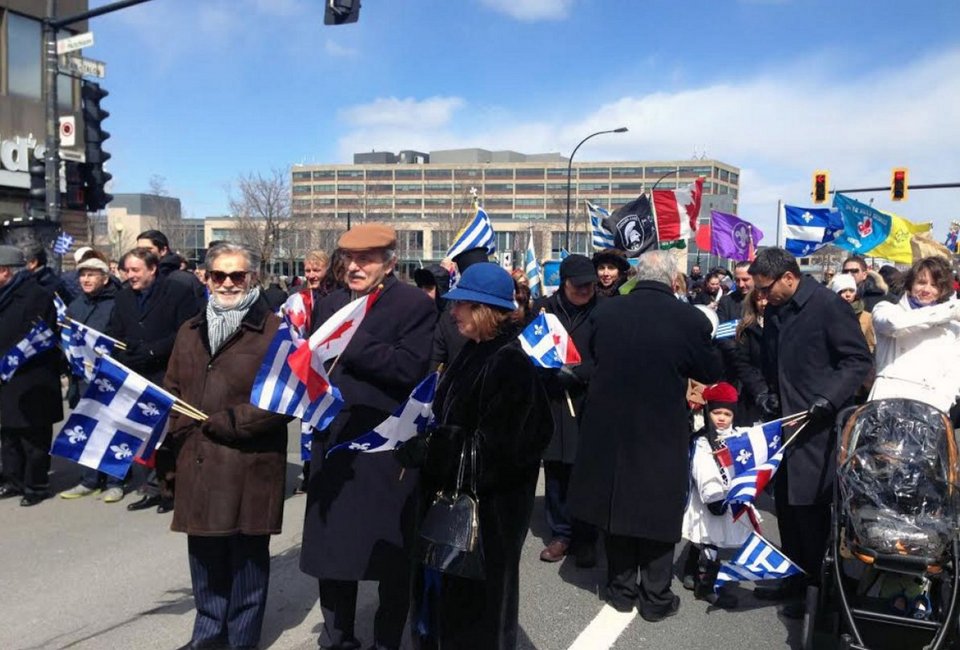 Ο πρωθυπουργός του Καναδά με την ελληνική σημαία: Zito Hellas [εικόνα] | iefimerida.gr 4