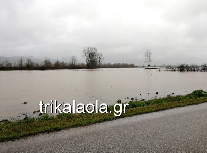 Σε επιφυλακή στα Τρίκαλα: Υπερχείλισαν ποτάμια, πλημμύρισαν στρέμματα [εικόνες & βίντεο] | iefimerida.gr 0