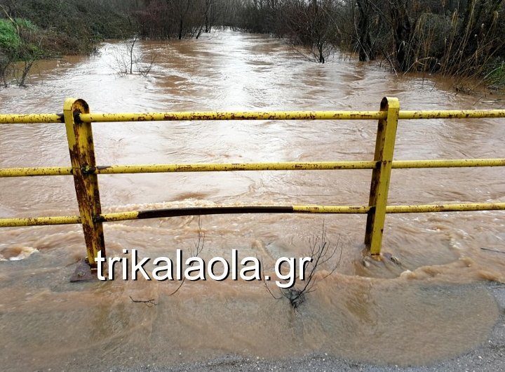 Σε επιφυλακή στα Τρίκαλα: Υπερχείλισαν ποτάμια, πλημμύρισαν στρέμματα [εικόνες & βίντεο] | iefimerida.gr 2