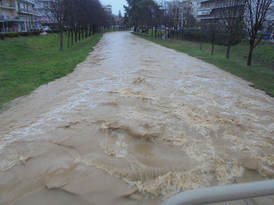 Στο ένα μέτρο το χιόνι στα Τρίκαλα -Πλημμύρες, Κατολισθήσεις, διακοπές ρεύματος [βίντεο] | iefimerida.gr 1