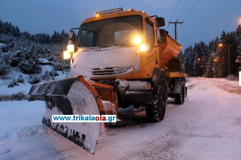 Στα λευκά η χώρα, προβλήματα από την κακοκαιρία – Χιόνια και χαμηλές θερμοκρασίες και σήμερα [εικόνες&βίντεο] | iefimerida.gr 4